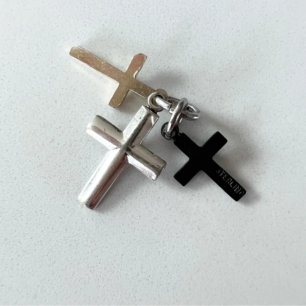 ⭐️ 3 Vintage Sterling Silver Mini Cross Charms - Picture 4 of 6